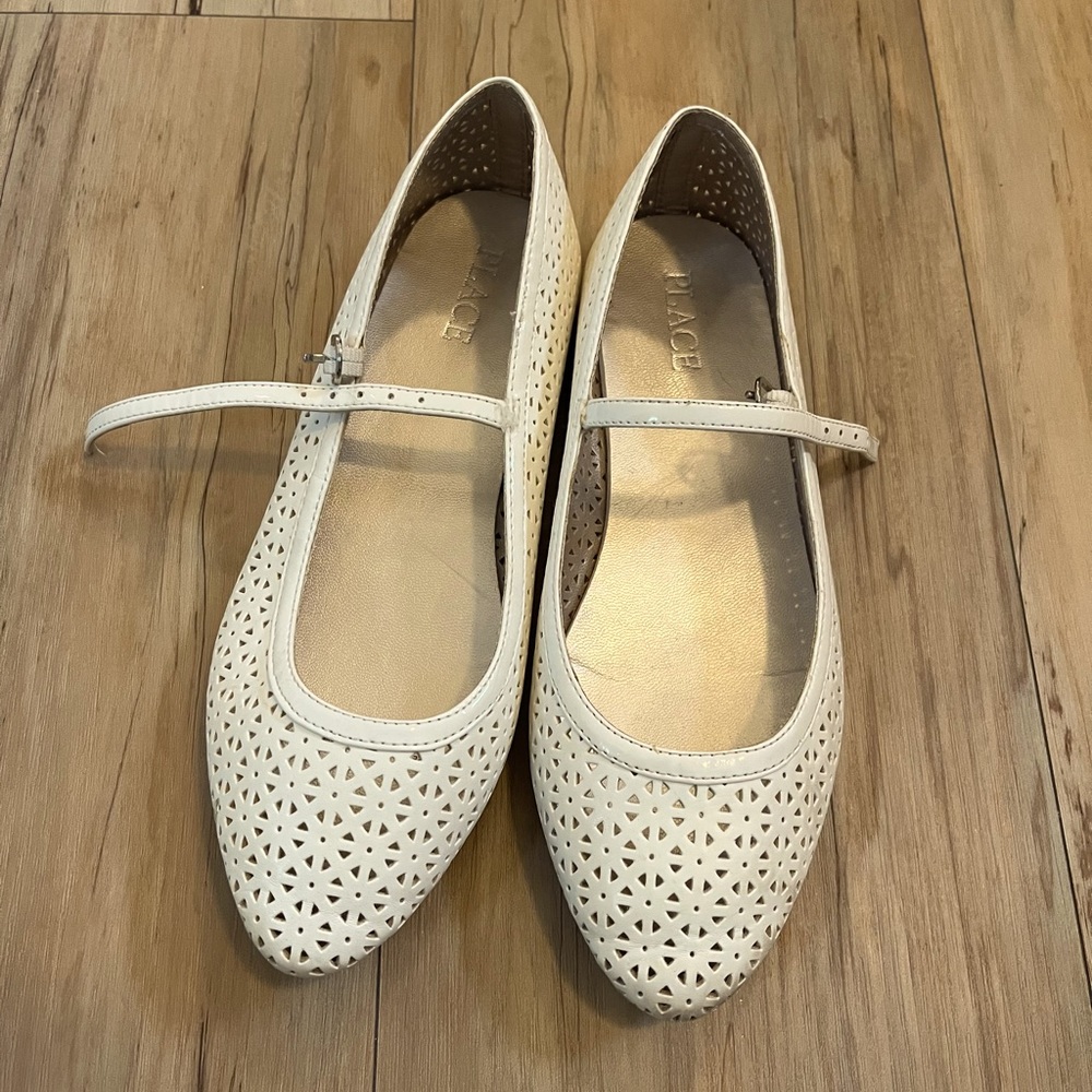 Childrens place white girls dress shoes